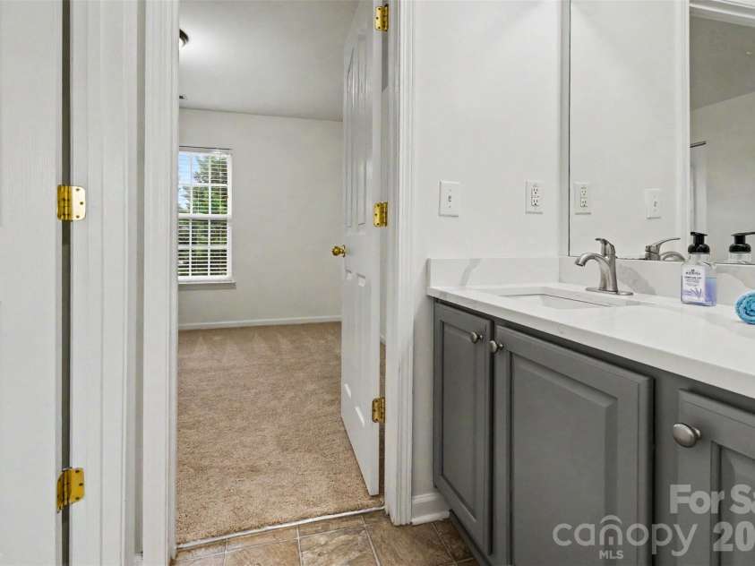 17507 Westmill Lane, Charlotte, NC 28277.  MLS# CAR4379996, YatesRealty ID 25398. 