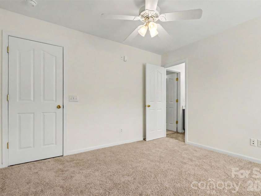 17507 Westmill Lane, Charlotte, NC 28277.  MLS# CAR4379996, YatesRealty ID 25398. 
