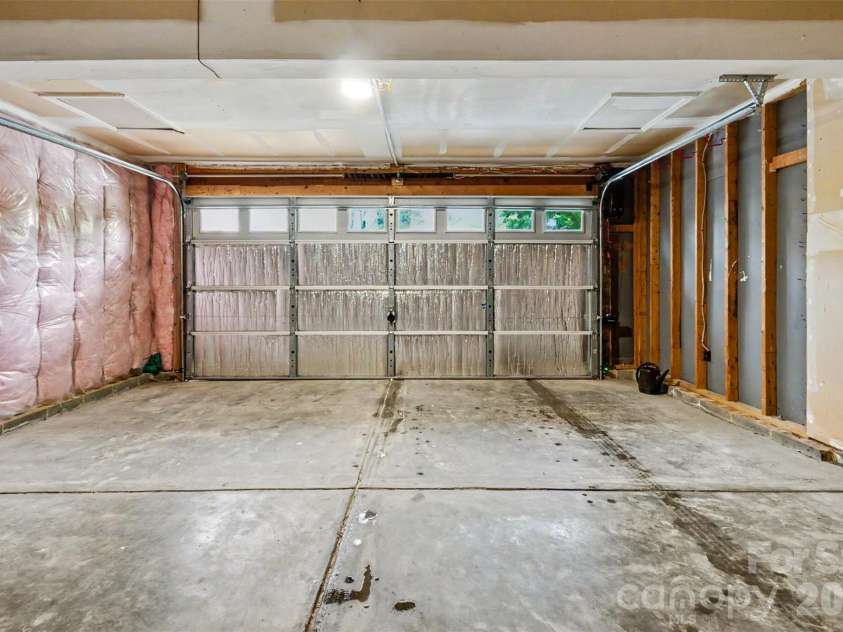 17507 Westmill Lane, Charlotte, NC 28277.  MLS# CAR4379996, YatesRealty ID 25398. 