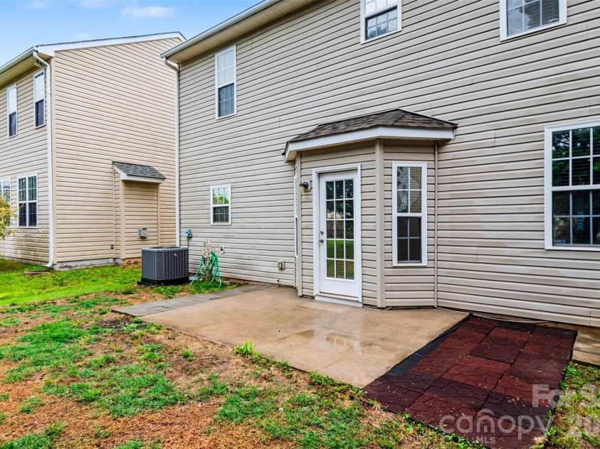 17507 Westmill Lane, Charlotte, NC 28277.  MLS# CAR4379996, YatesRealty ID 25398. 