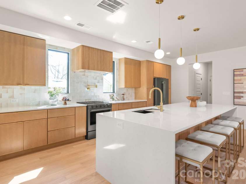 1814 Logie Avenue, Charlotte, NC 28205.  MLS# CAR4360863, YatesRealty ID 25399. 