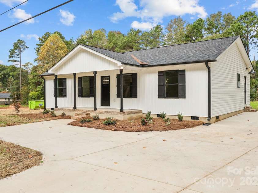 2218 Mooresville Road, Salisbury, NC 28147.  MLS# CAR4311314, YatesRealty ID 254. 