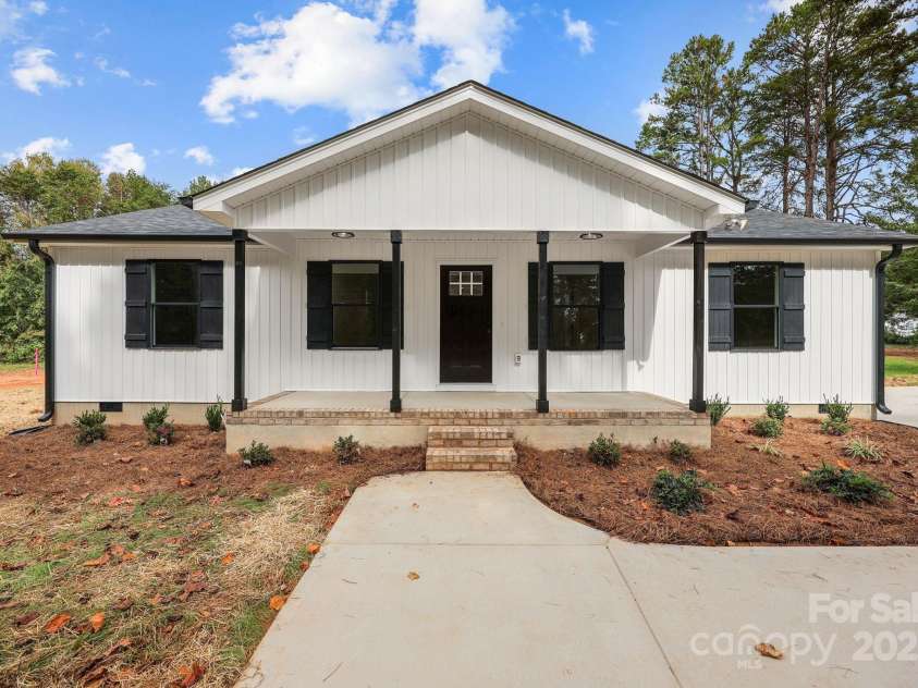 2218 Mooresville Road, Salisbury, NC 28147.  MLS# CAR4311314, YatesRealty ID 254. 