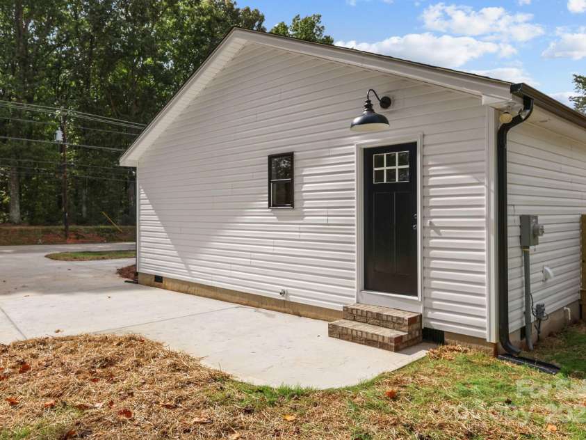 2218 Mooresville Road, Salisbury, NC 28147.  MLS# CAR4311314, YatesRealty ID 254. 