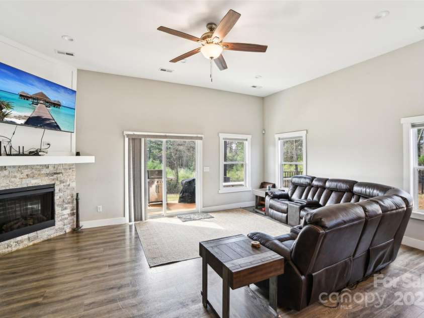 1473 Pleasant School Road, Gaffney, SC 29341.  MLS# CAR4234942, YatesRealty ID 2540. 