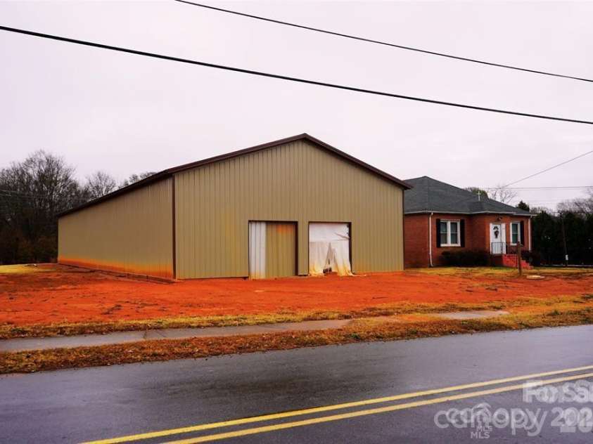 215 Morton Street, Shelby, NC 28152.  MLS# CAR4337684, YatesRealty ID 2540. 
