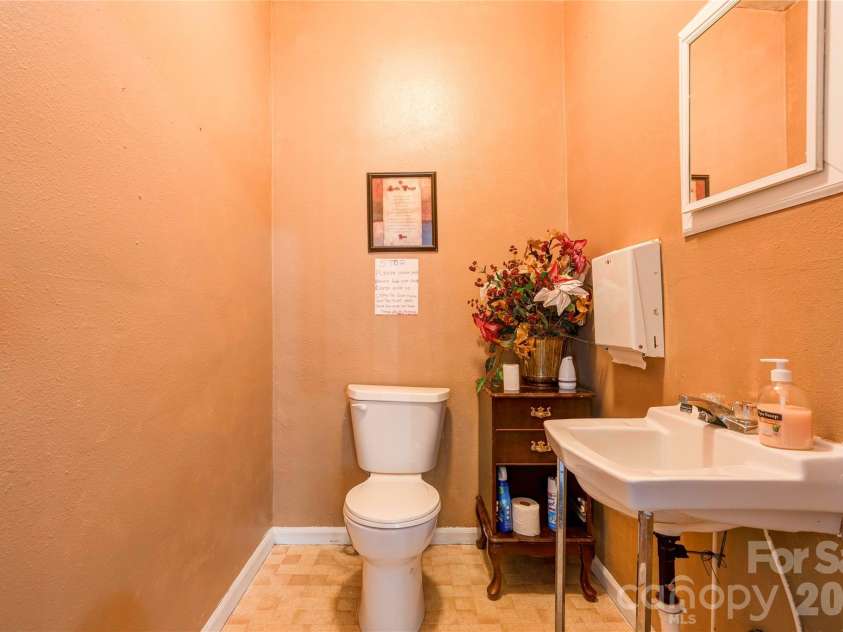 215 Morton Street, Shelby, NC 28152.  MLS# CAR4337684, YatesRealty ID 2540. 