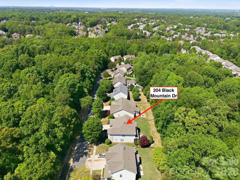 204 Black Mountain Drive, Fort Mill, SC 29708.  MLS# CAR4369419, YatesRealty ID 25400. 