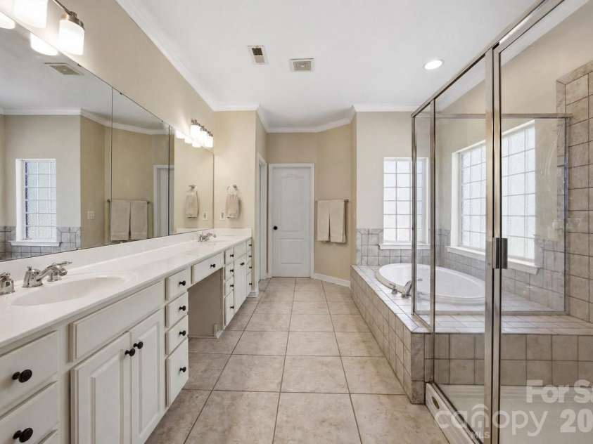 204 Black Mountain Drive, Fort Mill, SC 29708.  MLS# CAR4369419, YatesRealty ID 25400. 