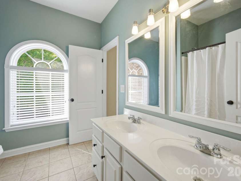 204 Black Mountain Drive, Fort Mill, SC 29708.  MLS# CAR4369419, YatesRealty ID 25400. 