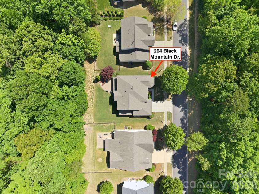 204 Black Mountain Drive, Fort Mill, SC 29708.  MLS# CAR4369419, YatesRealty ID 25400. 