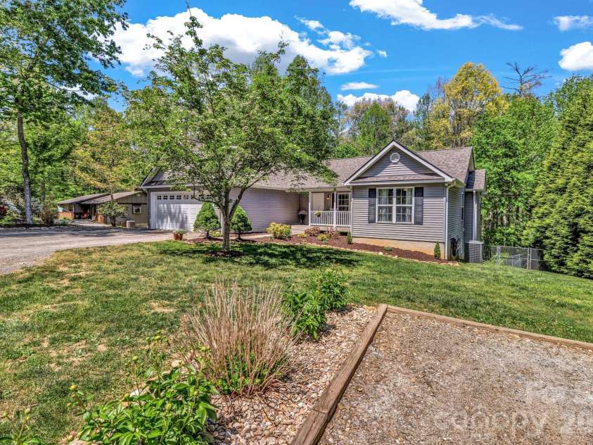 152 Joe Jenkins Road, Fairview, NC 28730.  MLS# CAR4350959, YatesRealty ID 25401. 
