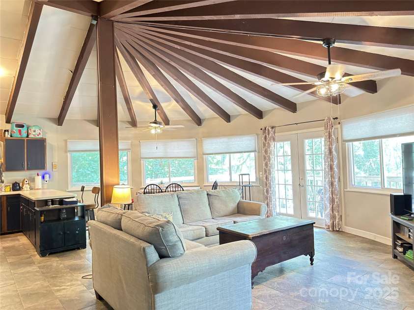 171 Windy Hill Drive, Franklin, NC 28734.  MLS# CAR4278856, YatesRealty ID 25402. 