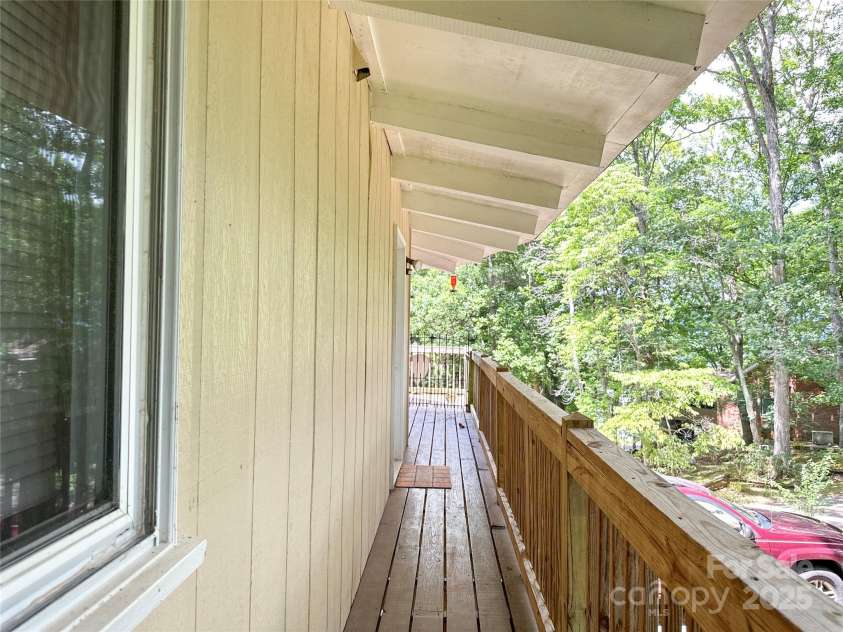 171 Windy Hill Drive, Franklin, NC 28734.  MLS# CAR4278856, YatesRealty ID 25402. 
