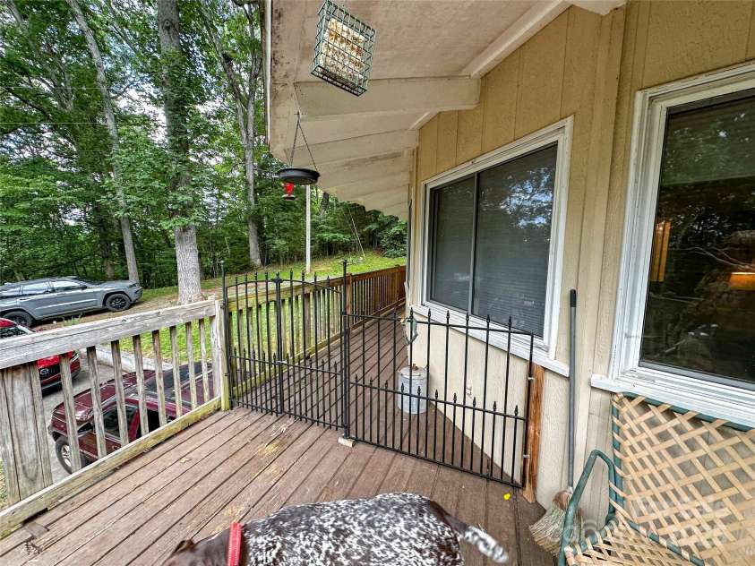 171 Windy Hill Drive, Franklin, NC 28734.  MLS# CAR4278856, YatesRealty ID 25402. 