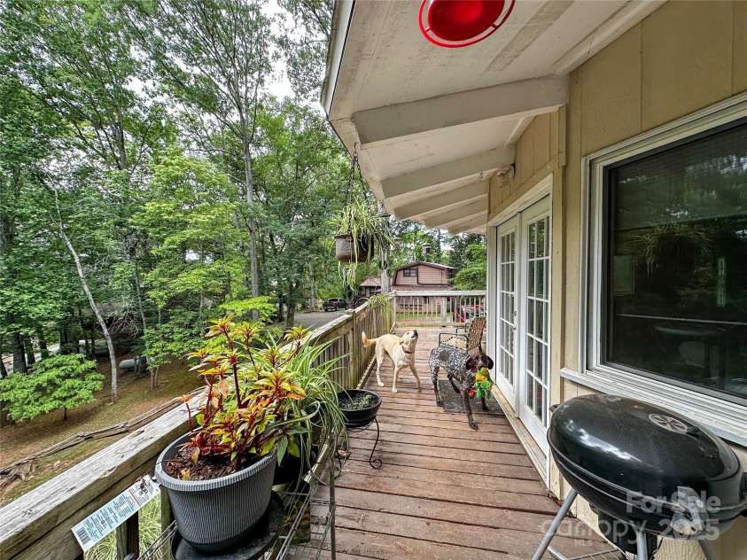 171 Windy Hill Drive, Franklin, NC 28734.  MLS# CAR4278856, YatesRealty ID 25402. 