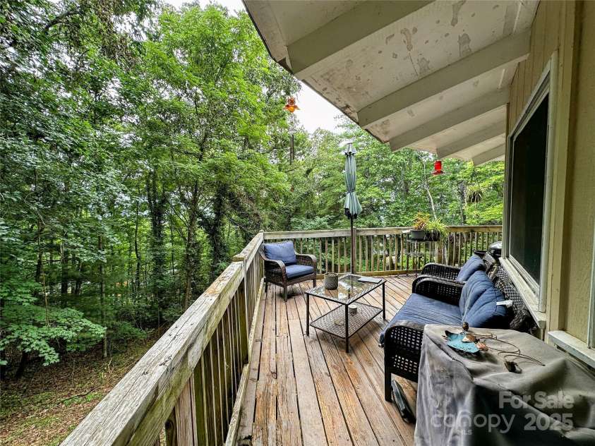 171 Windy Hill Drive, Franklin, NC 28734.  MLS# CAR4278856, YatesRealty ID 25402. 