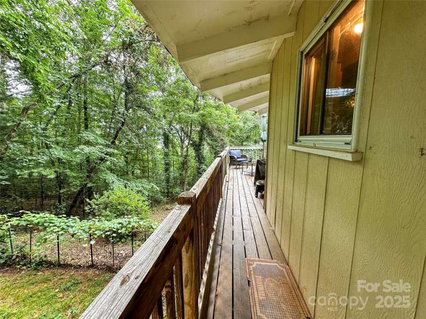 171 Windy Hill Drive, Franklin, NC 28734.  MLS# CAR4278856, YatesRealty ID 25402. 
