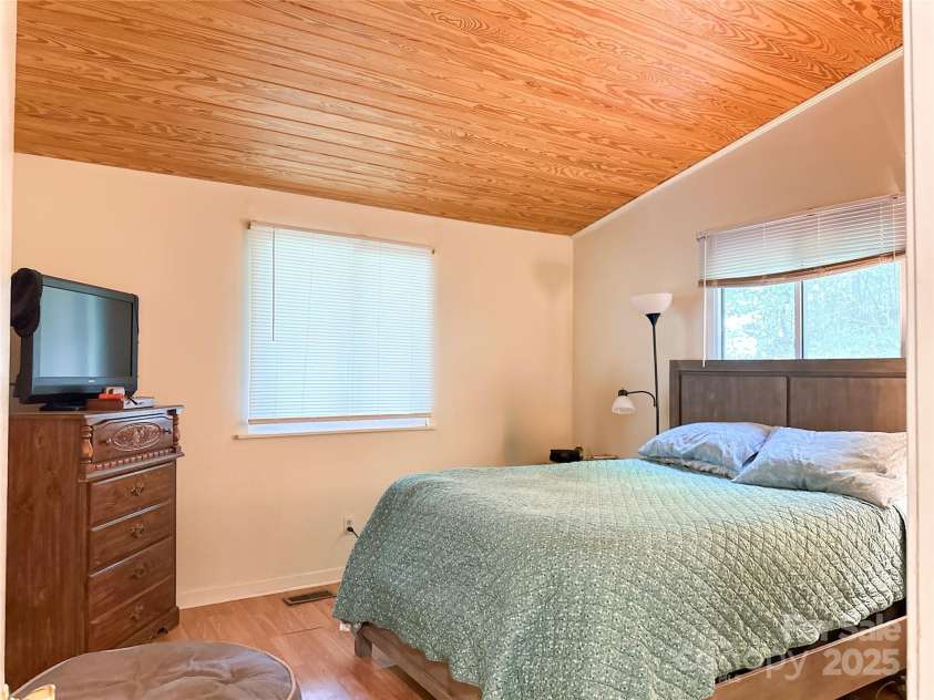 171 Windy Hill Drive, Franklin, NC 28734.  MLS# CAR4278856, YatesRealty ID 25402. Primary bedroom