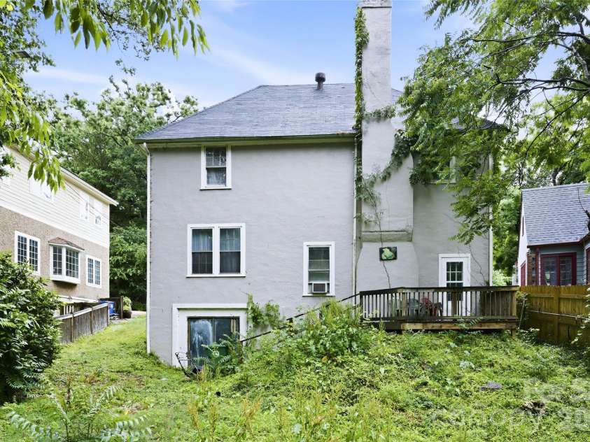 63 Westover Drive, Asheville, NC 28801.  MLS# CAR4385088, YatesRealty ID 25403. 