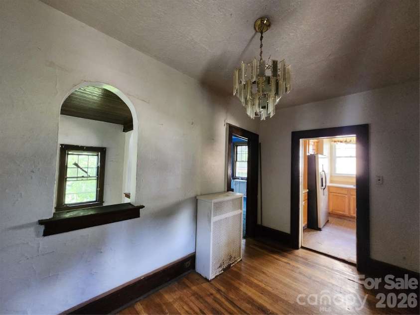 63 Westover Drive, Asheville, NC 28801.  MLS# CAR4417519, YatesRealty ID 25403. 