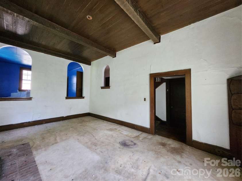63 Westover Drive, Asheville, NC 28801.  MLS# CAR4417519, YatesRealty ID 25403. 