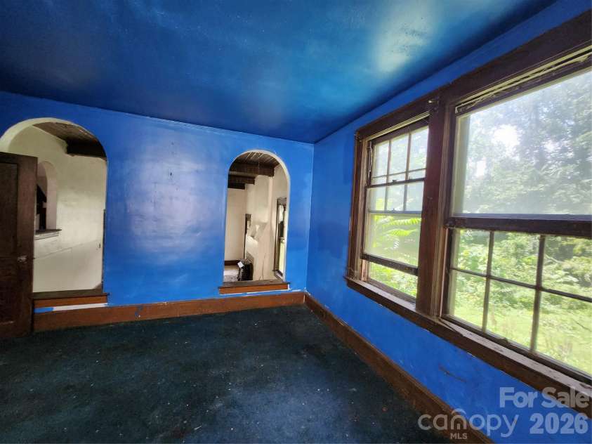 63 Westover Drive, Asheville, NC 28801.  MLS# CAR4417519, YatesRealty ID 25403. 