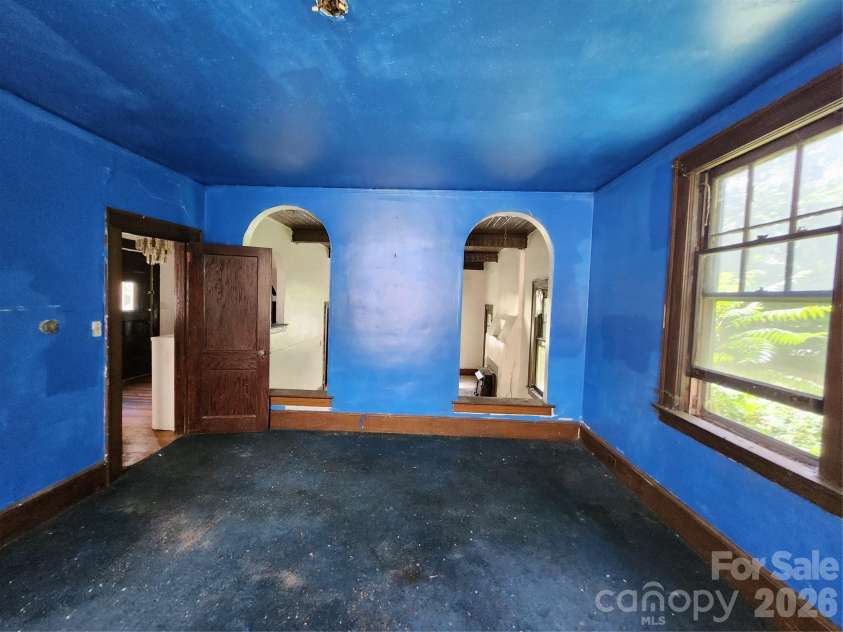 63 Westover Drive, Asheville, NC 28801.  MLS# CAR4417519, YatesRealty ID 25403. 