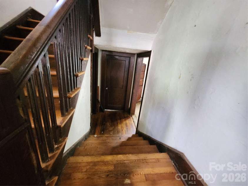 63 Westover Drive, Asheville, NC 28801.  MLS# CAR4417519, YatesRealty ID 25403. 