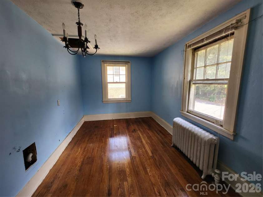 63 Westover Drive, Asheville, NC 28801.  MLS# CAR4417519, YatesRealty ID 25403. 