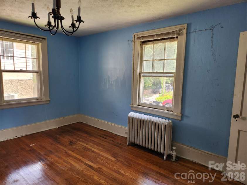 63 Westover Drive, Asheville, NC 28801.  MLS# CAR4417519, YatesRealty ID 25403. 