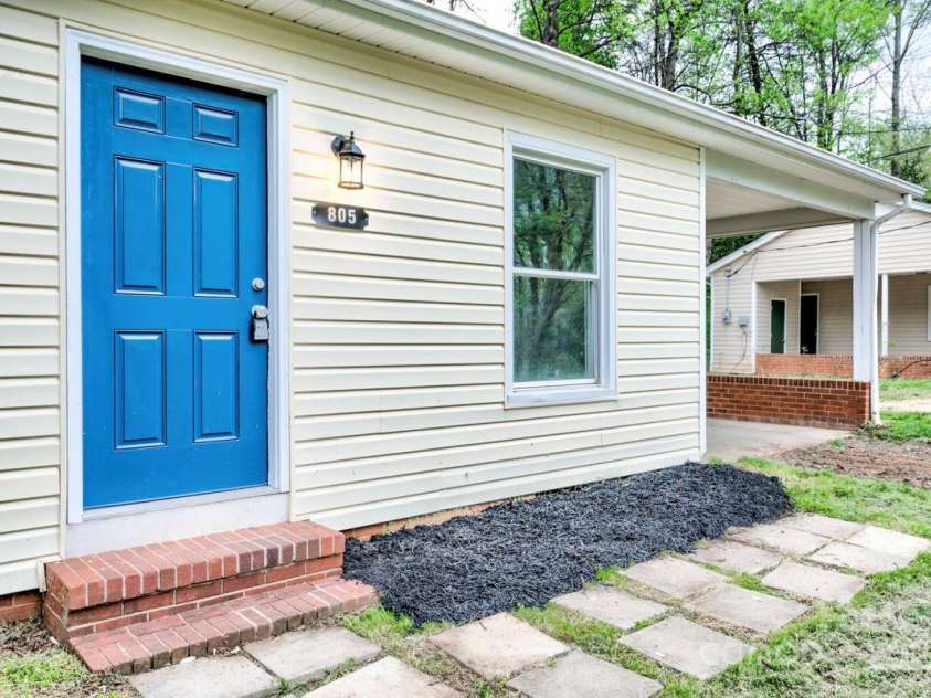 805 32nd Street Drive, Conover, NC 28613.  MLS# CAR4280753, YatesRealty ID 25403. 