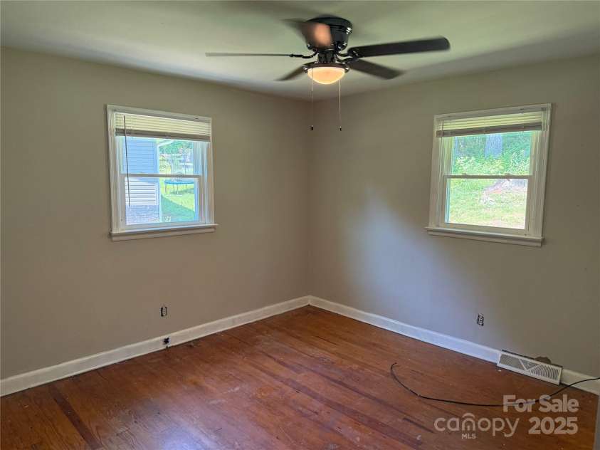 100 Duncan Drive, Shelby, NC 28152.  MLS# CAR4275106, YatesRealty ID 25404. Bedroom