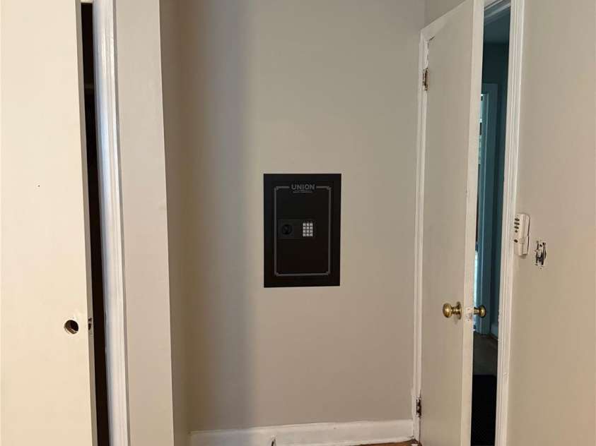 100 Duncan Drive, Shelby, NC 28152.  MLS# CAR4275106, YatesRealty ID 25404. ...built into wall!