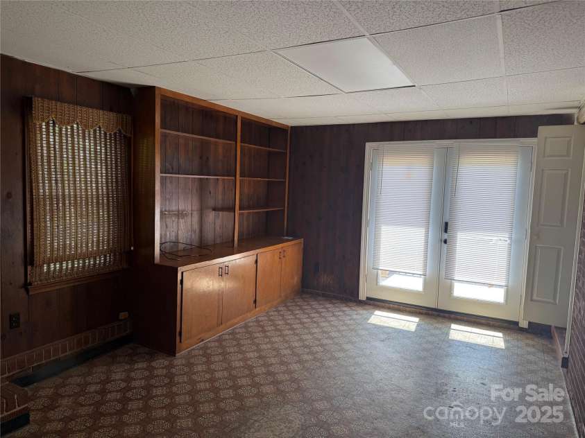 100 Duncan Drive, Shelby, NC 28152.  MLS# CAR4275106, YatesRealty ID 25404. Welcome into the den!