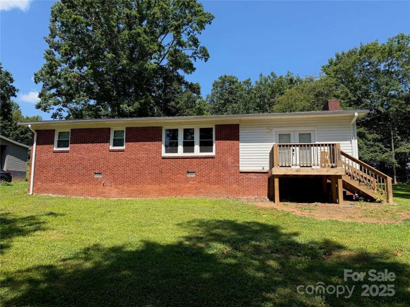 100 Duncan Drive, Shelby, NC 28152.  MLS# CAR4275106, YatesRealty ID 25404. Welcome to 100 Duncan!