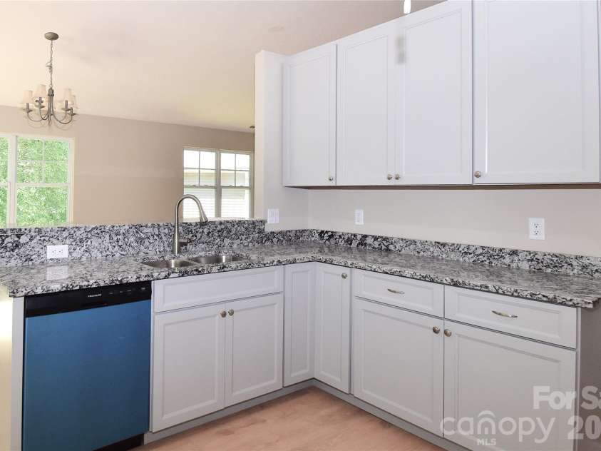 176 Clear Creekside Drive, Hendersonville, NC 28792.  MLS# CAR4382711, YatesRealty ID 25405. 