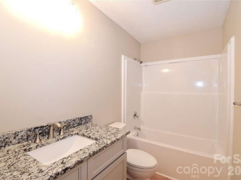 176 Clear Creekside Drive, Hendersonville, NC 28792.  MLS# CAR4382711, YatesRealty ID 25405. 