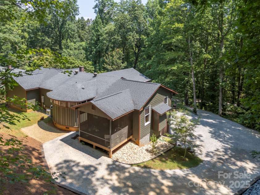 85 Red Bird Road, Tryon, NC 28782.  MLS# CAR4278468, YatesRealty ID 25406. 