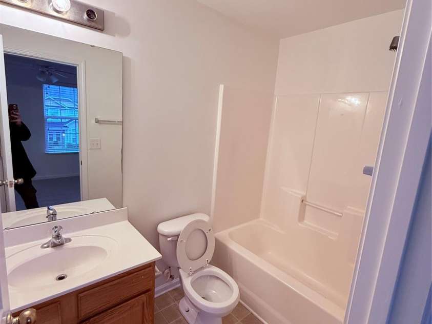 1119 Constitution Park Boulevard, Rock Hill, SC 29732.  MLS# CAR4391286, YatesRealty ID 25408. Full Bathroom 1