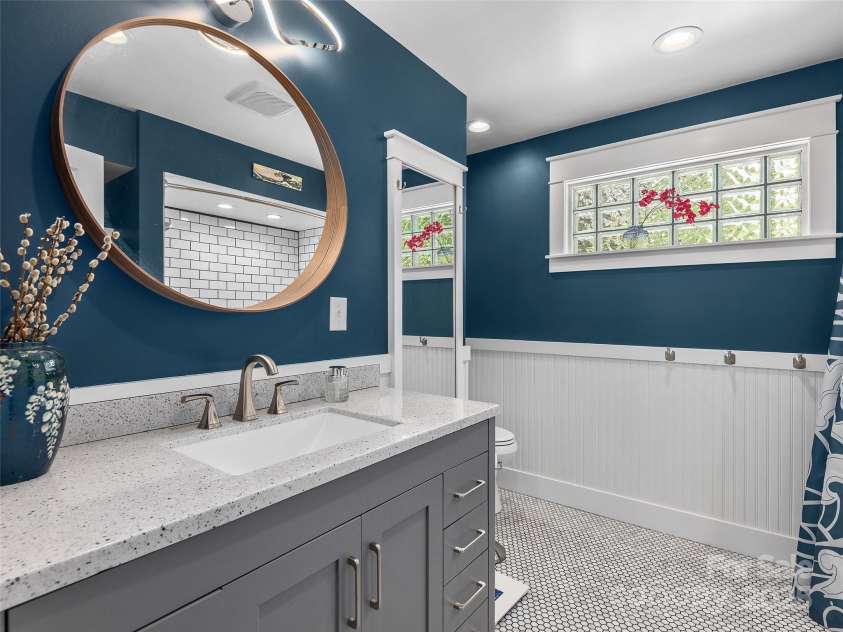 1615 Kanuga Road, Hendersonville, NC 28739.  MLS# CAR4279648, YatesRealty ID 25408. 