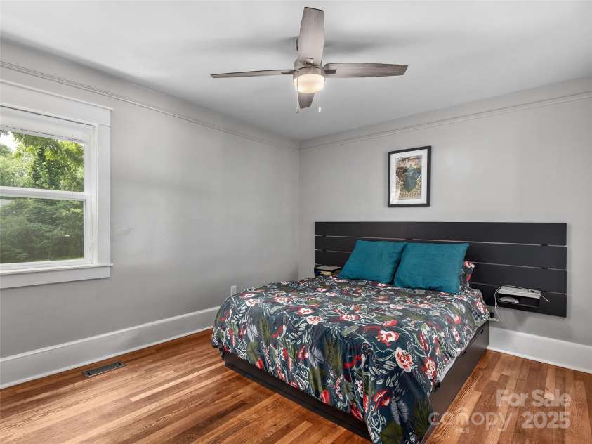 1615 Kanuga Road, Hendersonville, NC 28739.  MLS# CAR4279648, YatesRealty ID 25408. 