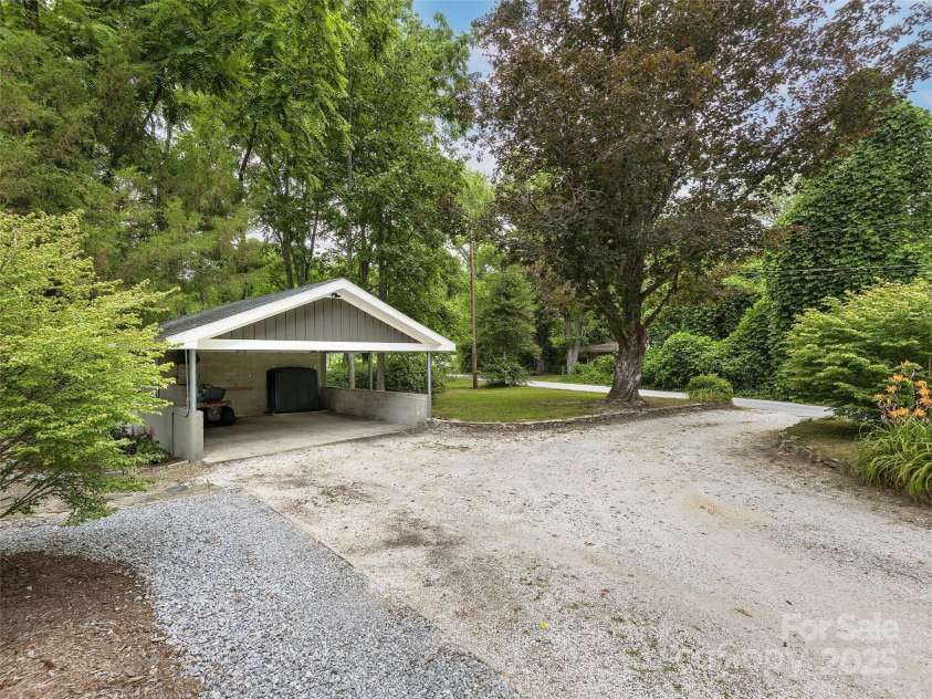 1615 Kanuga Road, Hendersonville, NC 28739.  MLS# CAR4279648, YatesRealty ID 25408. 