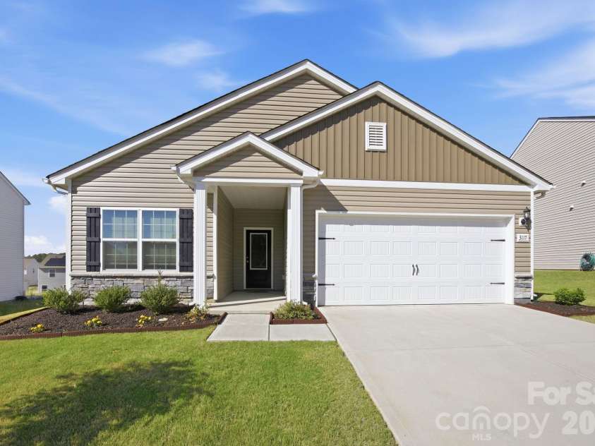 3117 Maple Ridge Drive, Gastonia, NC 28052.  MLS# CAR4380513, YatesRealty ID 25409. 
