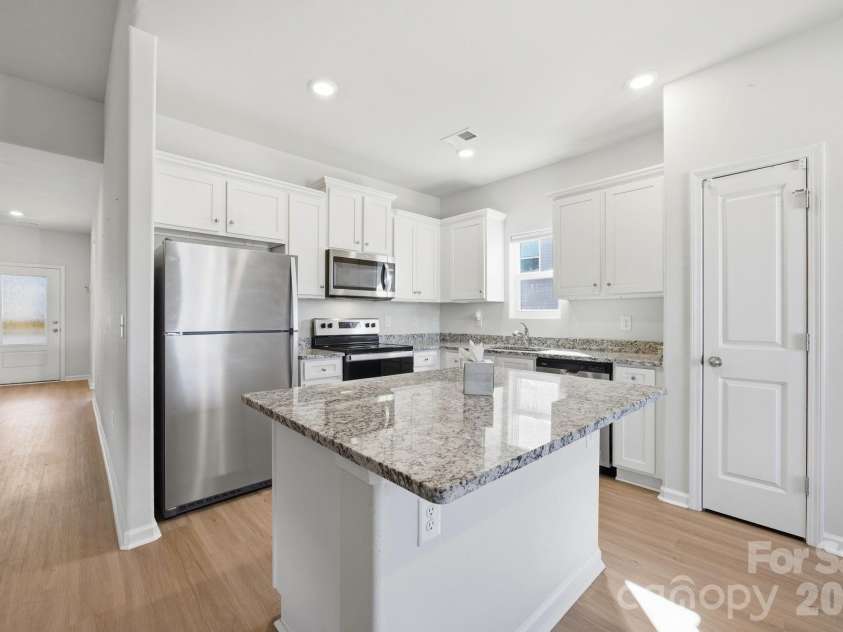 3117 Maple Ridge Drive, Gastonia, NC 28052.  MLS# CAR4380513, YatesRealty ID 25409. 