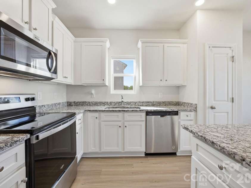 3117 Maple Ridge Drive, Gastonia, NC 28052.  MLS# CAR4380513, YatesRealty ID 25409. 