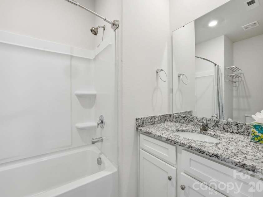 3117 Maple Ridge Drive, Gastonia, NC 28052.  MLS# CAR4380513, YatesRealty ID 25409. 