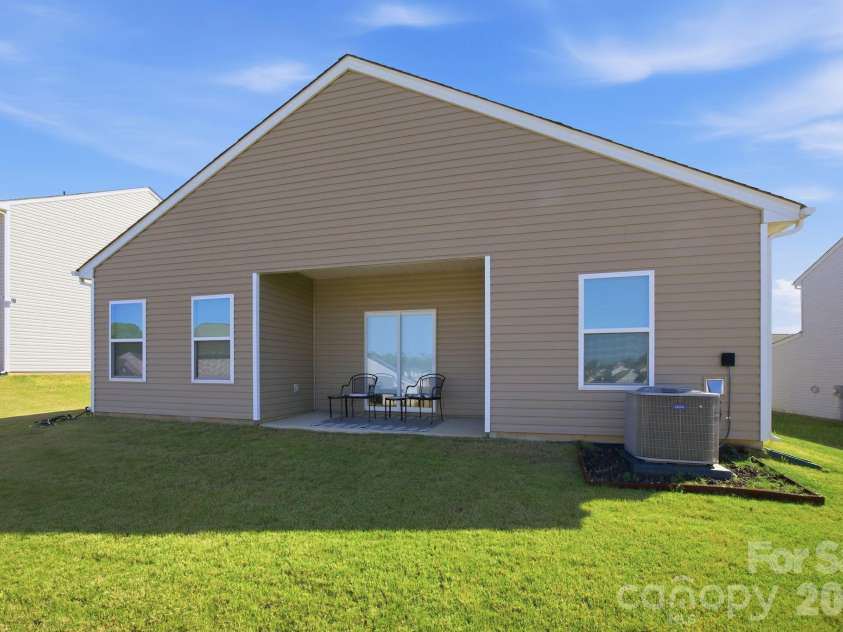 3117 Maple Ridge Drive, Gastonia, NC 28052.  MLS# CAR4380513, YatesRealty ID 25409. 