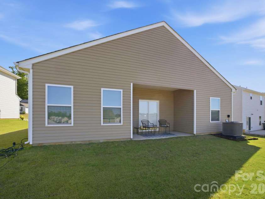 3117 Maple Ridge Drive, Gastonia, NC 28052.  MLS# CAR4380513, YatesRealty ID 25409. 