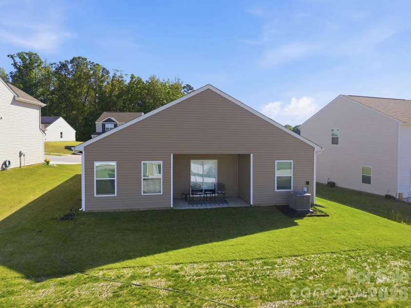 3117 Maple Ridge Drive, Gastonia, NC 28052.  MLS# CAR4380513, YatesRealty ID 25409. 